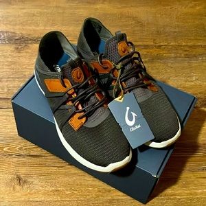 New with tags, OluKai Mio Li Sneakers, Size 13, brand new, unused.